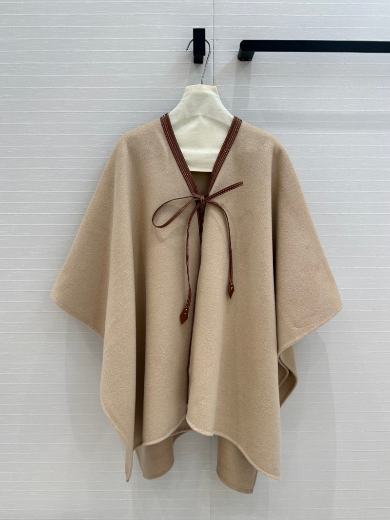 Loro Piana Vintage British Style Genuine Leather Trim Cashmere Wool Cape. Beige