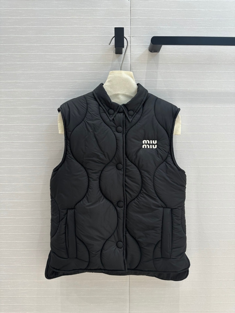 Miu Miu 2024 Fall/Winter Collection Embroidered Logo Padded Vest. Black