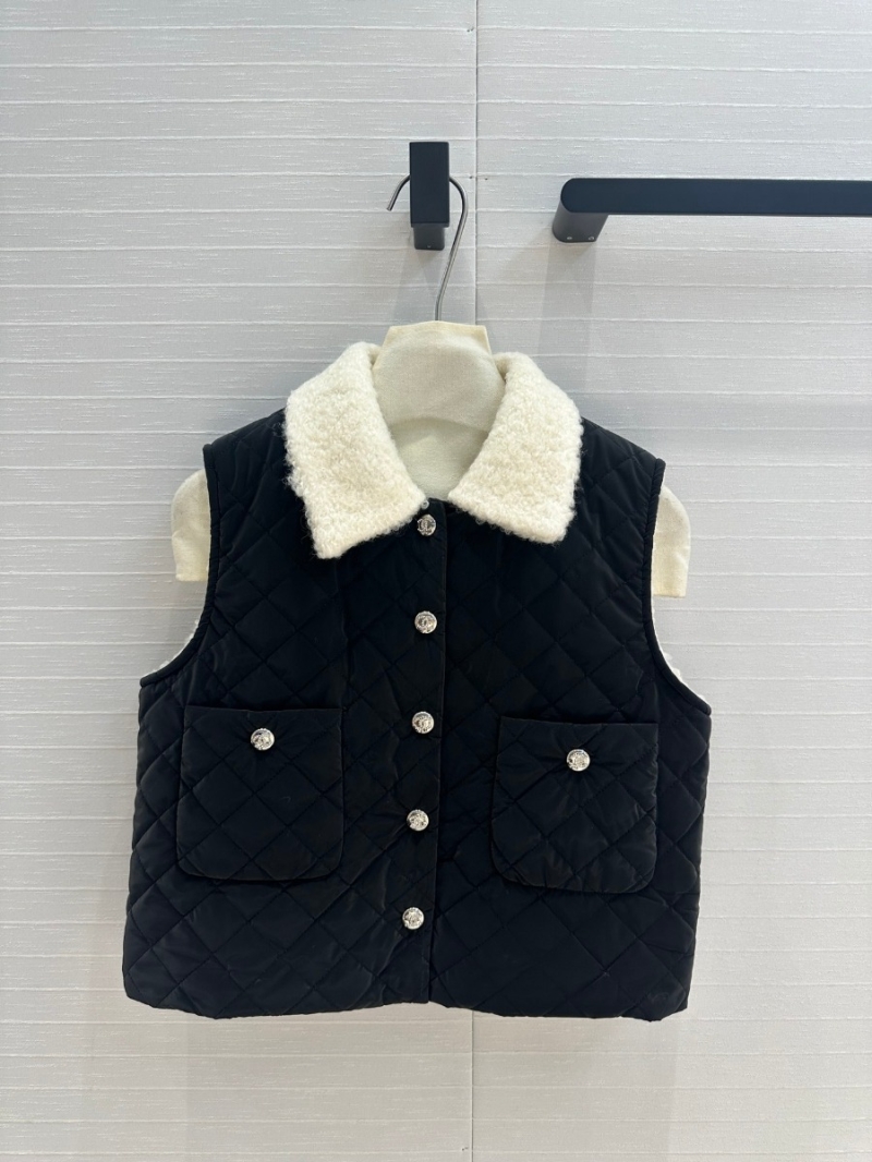 Chanel Coco Neige Ski Collection Quilted Shearling Collar Vest