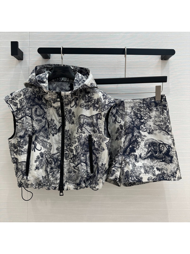 Dior 25s Stylish Animal-Print Sporty Set Toile de Jouy Pattern