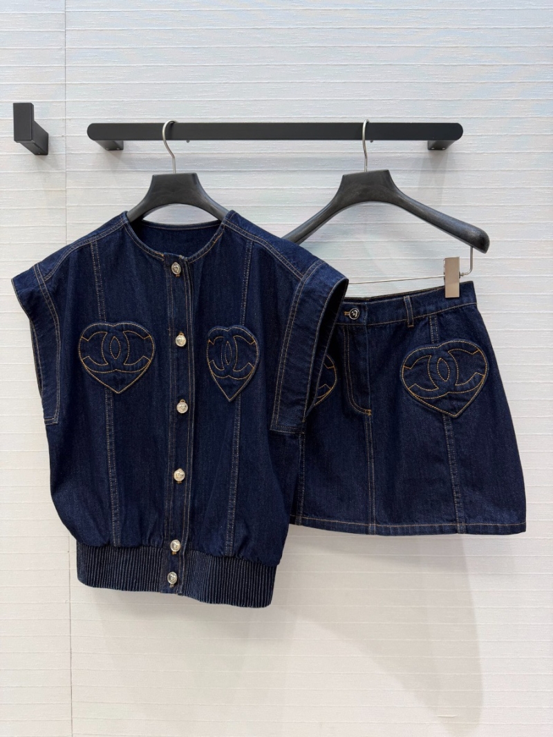 Chanel Heart Embroidered Enzyme-Washed Denim Vest