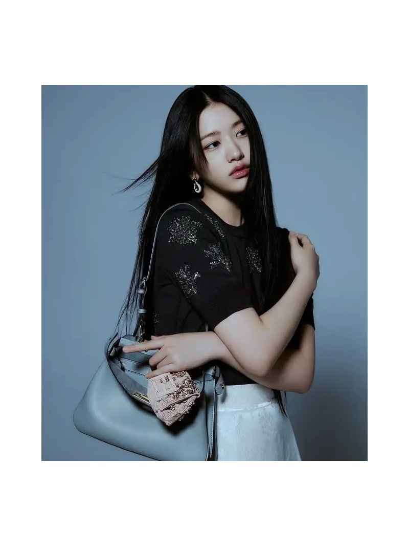 Fendi Floral Beaded V-Neck Wool Knit Top Black