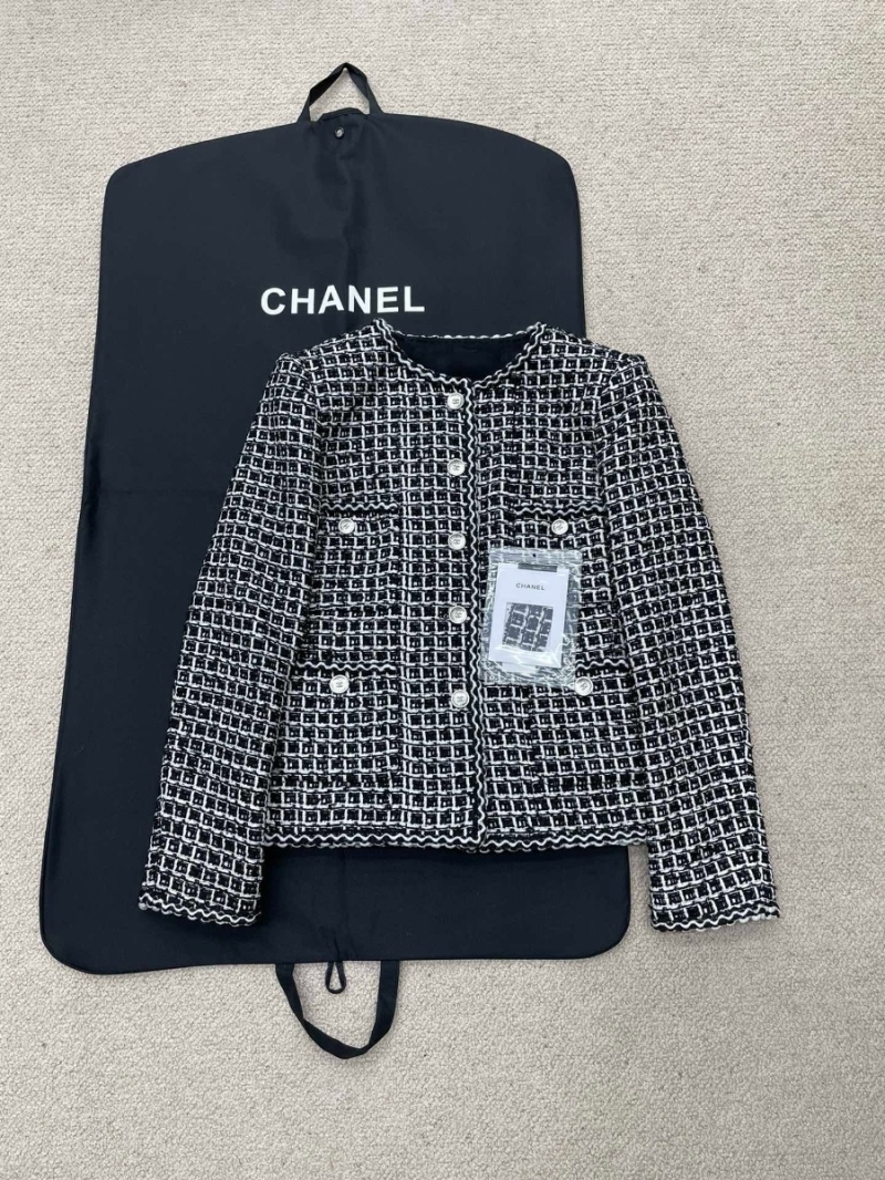 Chanel 25C Spring/Summer Black and White Silk-Lined Blazer