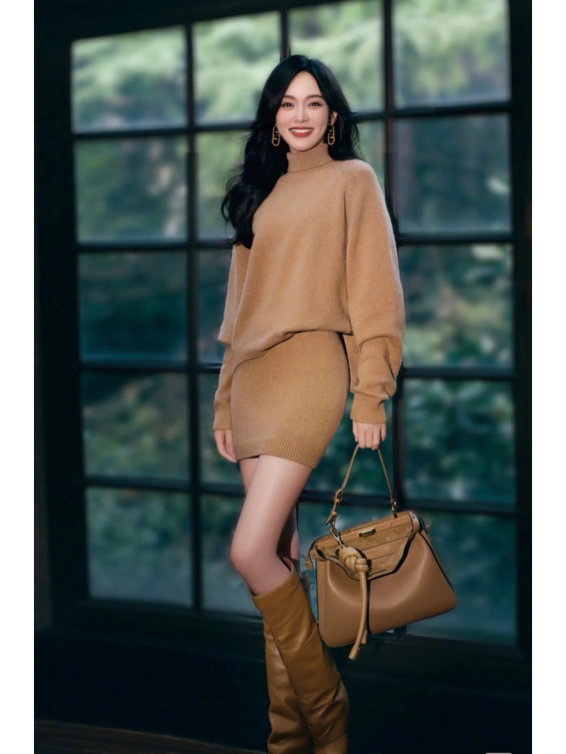 Fendi 24FW Turtleneck Cashmere Sweater Beige