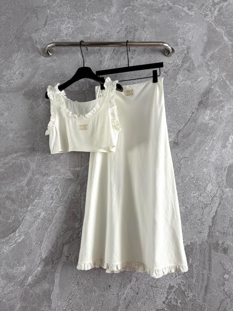 Miu Miu Ruffled Embroidered Linen-Cotton Top – Ethereal Elegance