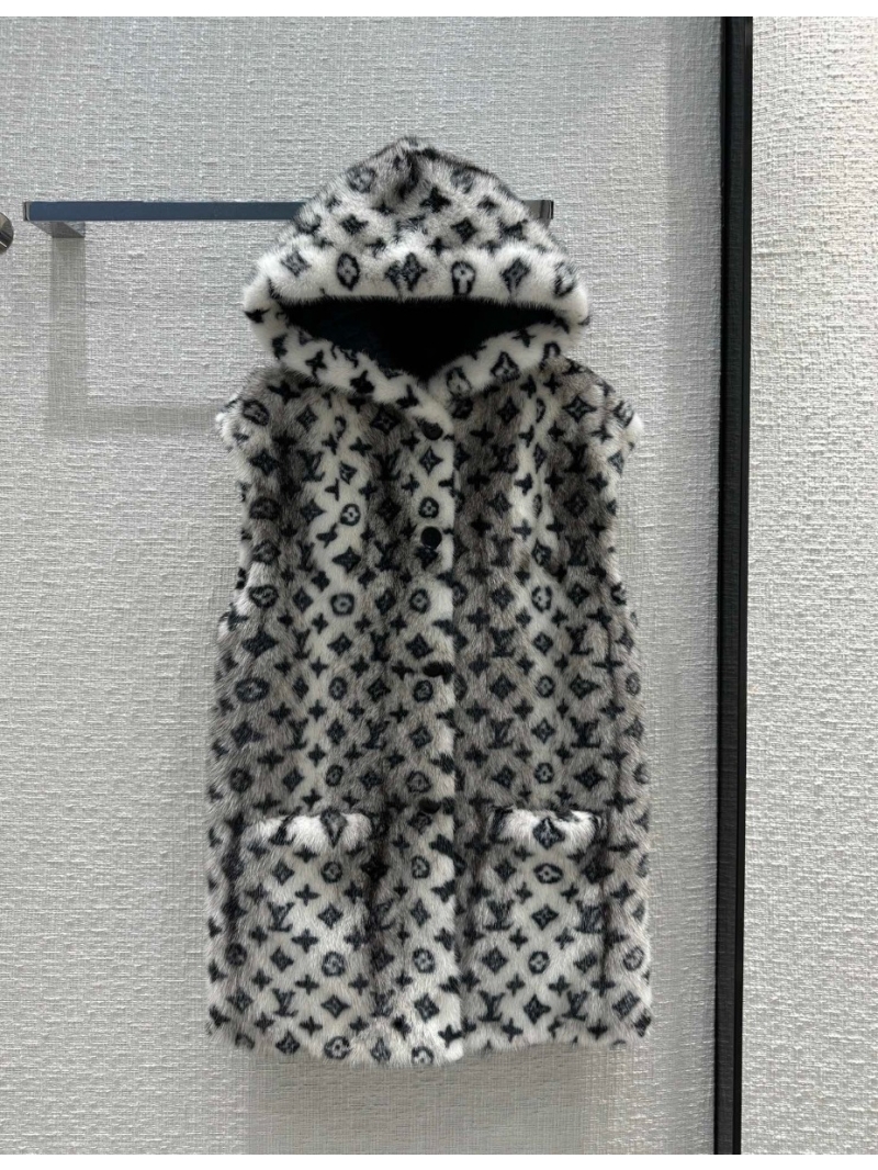  Louis Vuitton Limited Edition Mink Fur Sleeveless Hooded Vest White