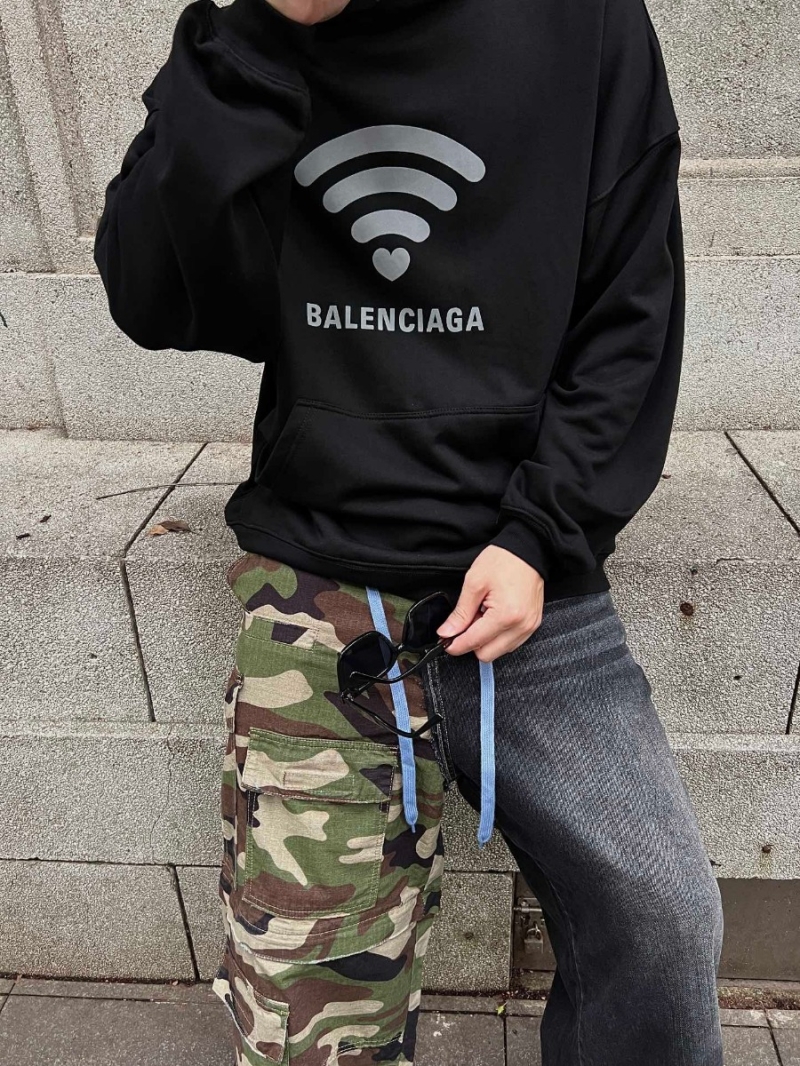 Balenciaga Wi-Fi Heart Icon Hooded Sweatshirt in Black