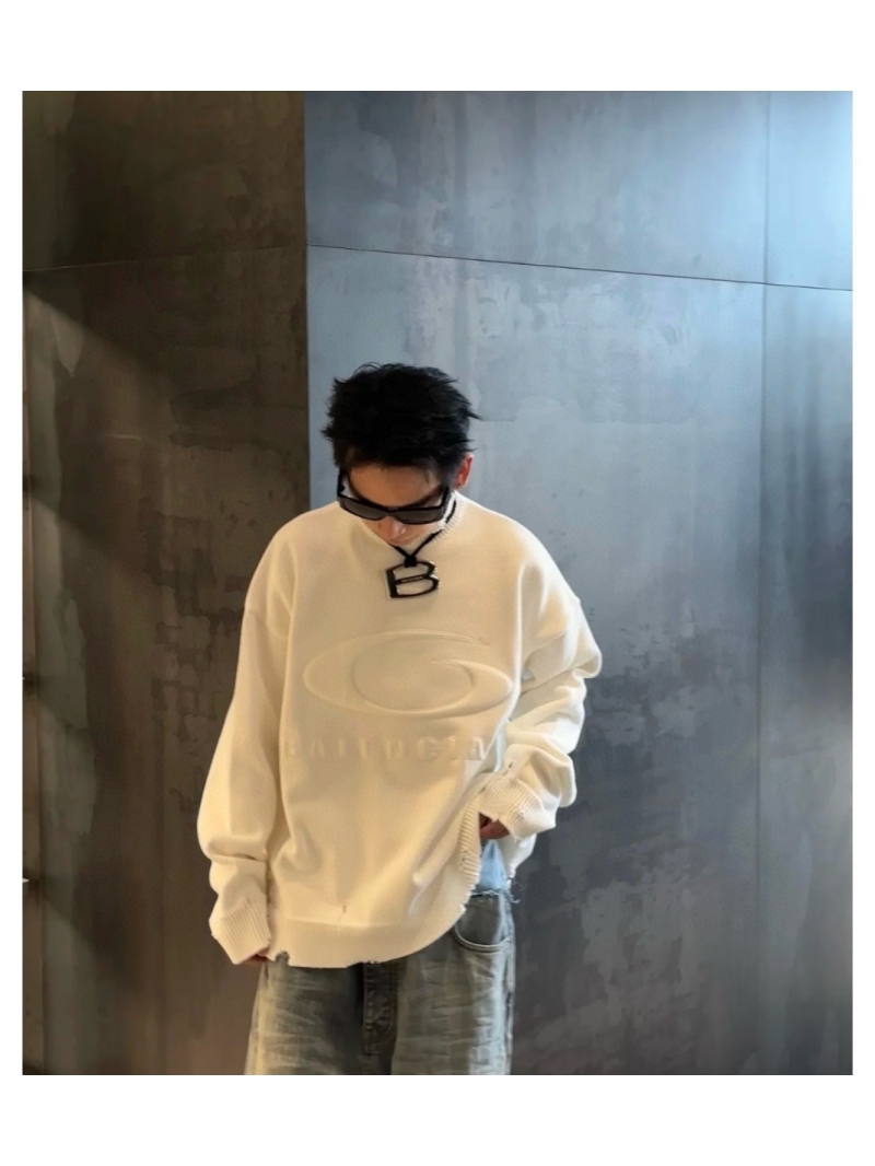 BALENCIAGA New Release. 3D Logo Distressed Knit Sweater (White)