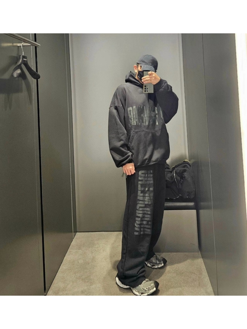 Balenciaga 24 FW Collection Distressed Letter Jogger Pants in Charcoal Grey