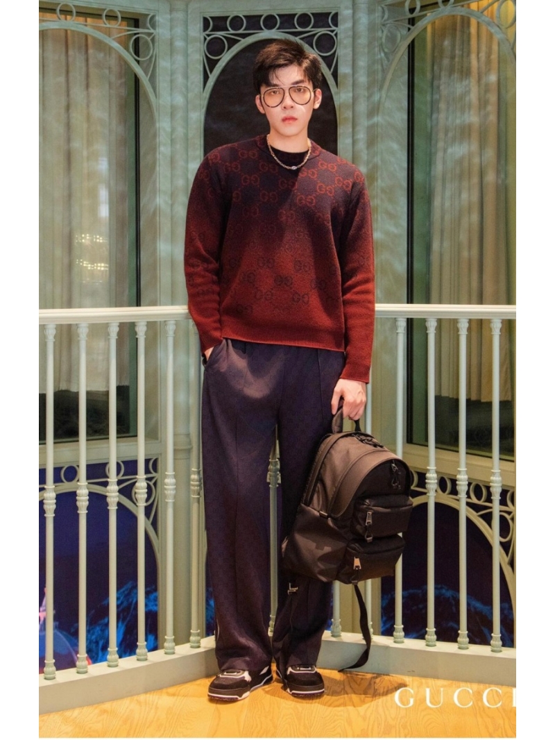 Gucci Winter Collection Gradient GG Wool Sweater – Burgundy