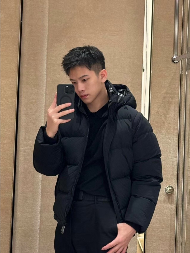 Burberry Detachable Sleeve Quilted Puffer Jacket - Black 