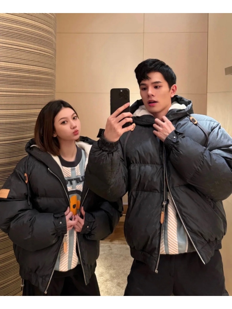 Louis Vuitton LV Ski Collection Stylish Monogram Hooded Down Jacket - Black