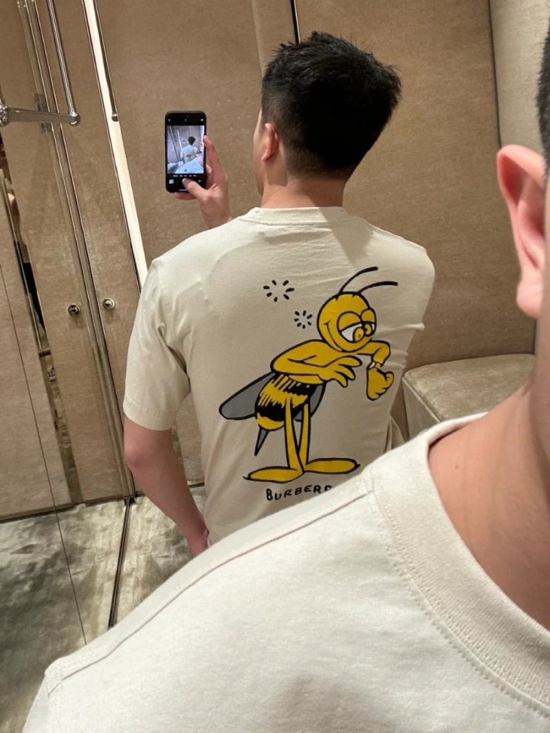 Burberry Bee Graphic Oversized Cotton T-Shirt - Ivory