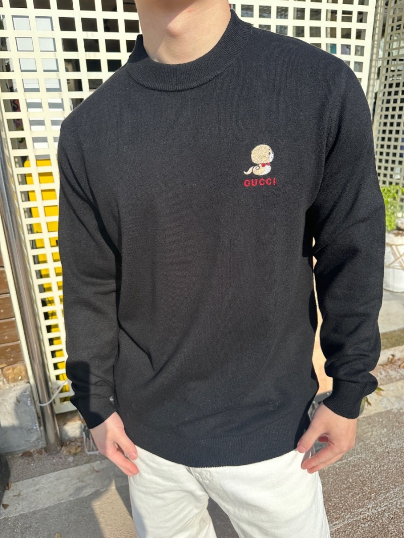 Gucci New Year Black Heart Animal Wool Sweater.
