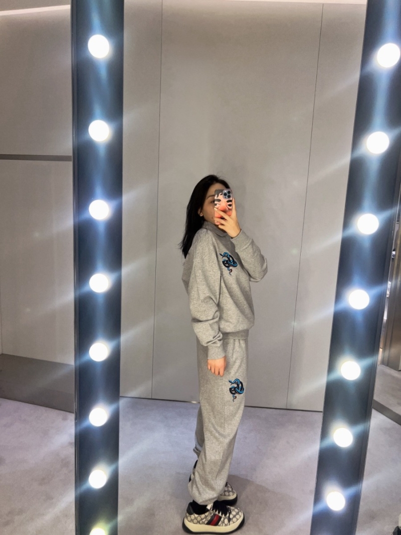 Gucci 2025 Early Spring Festive Snake Motif Joggers Grey