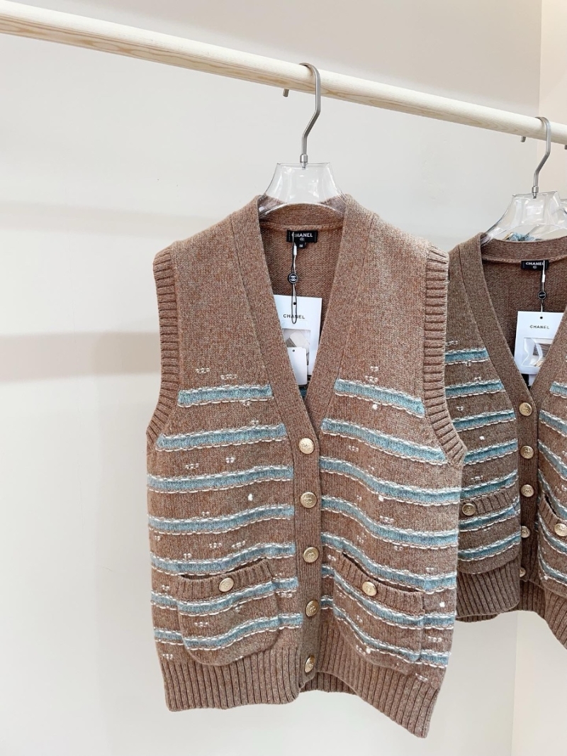 Chanel CC24k Duvivier Series Striped Imported Cashmere Vest Camel