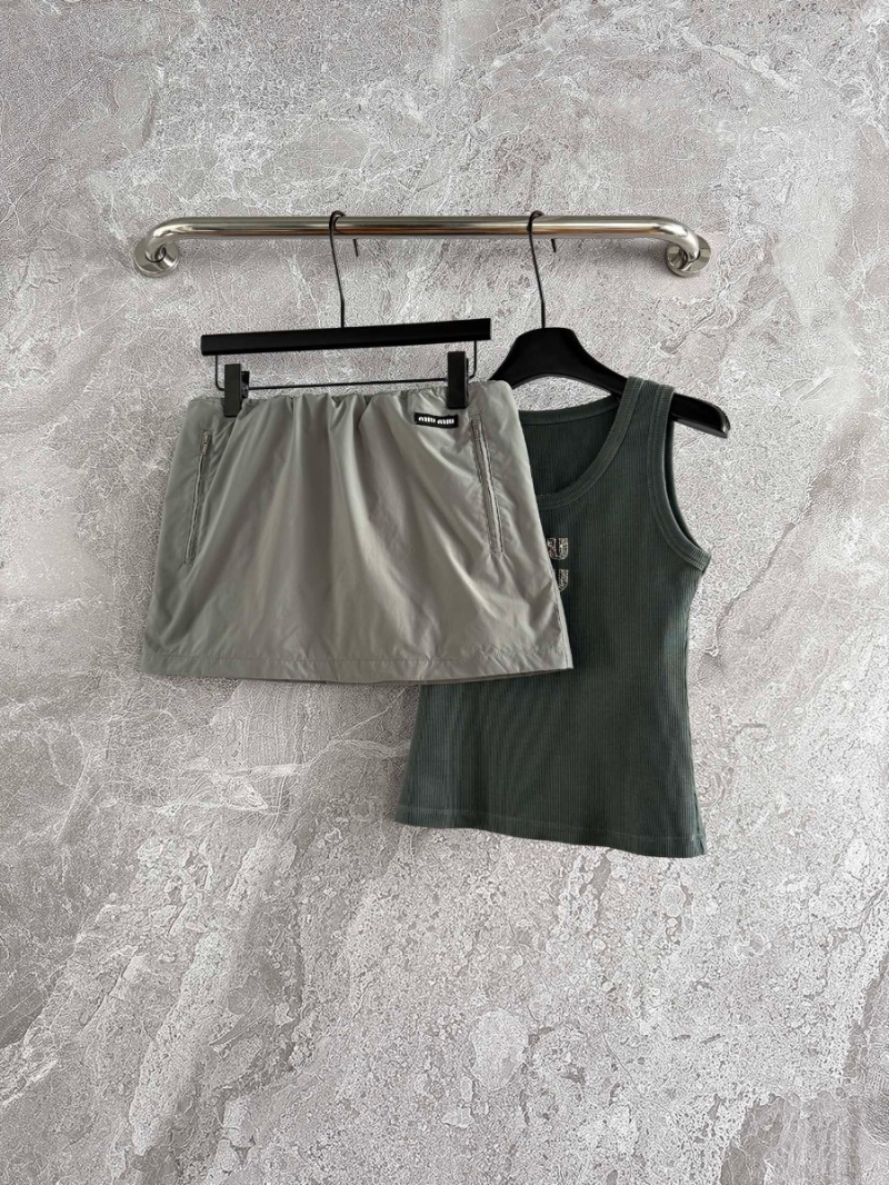 Miu Miu Elastic Waistband Short Skirt with Mesh Detail