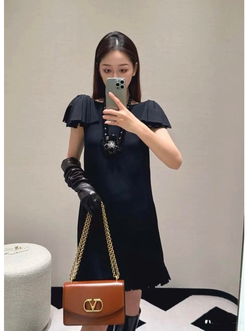 Valentino 2025 Early Spring Audrey Hepburn Style Bow Shoulder Dress Black