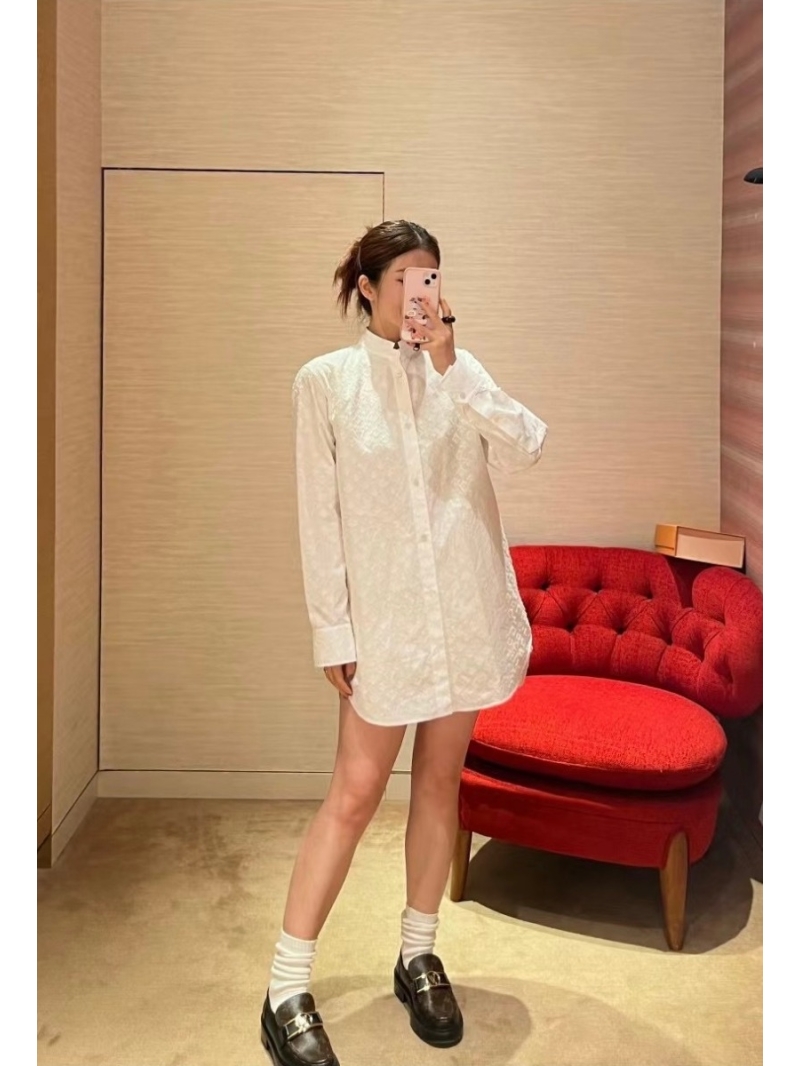 Louis Vuitton LV Cutout Oversized Shirt - Lightweight, Breathable, and Elegantly Detailed