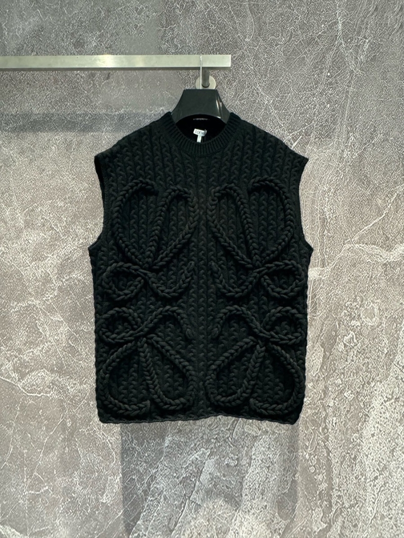 Loewe 2024 Early Spring Collection Chunky Wool Cable Knit Vest
