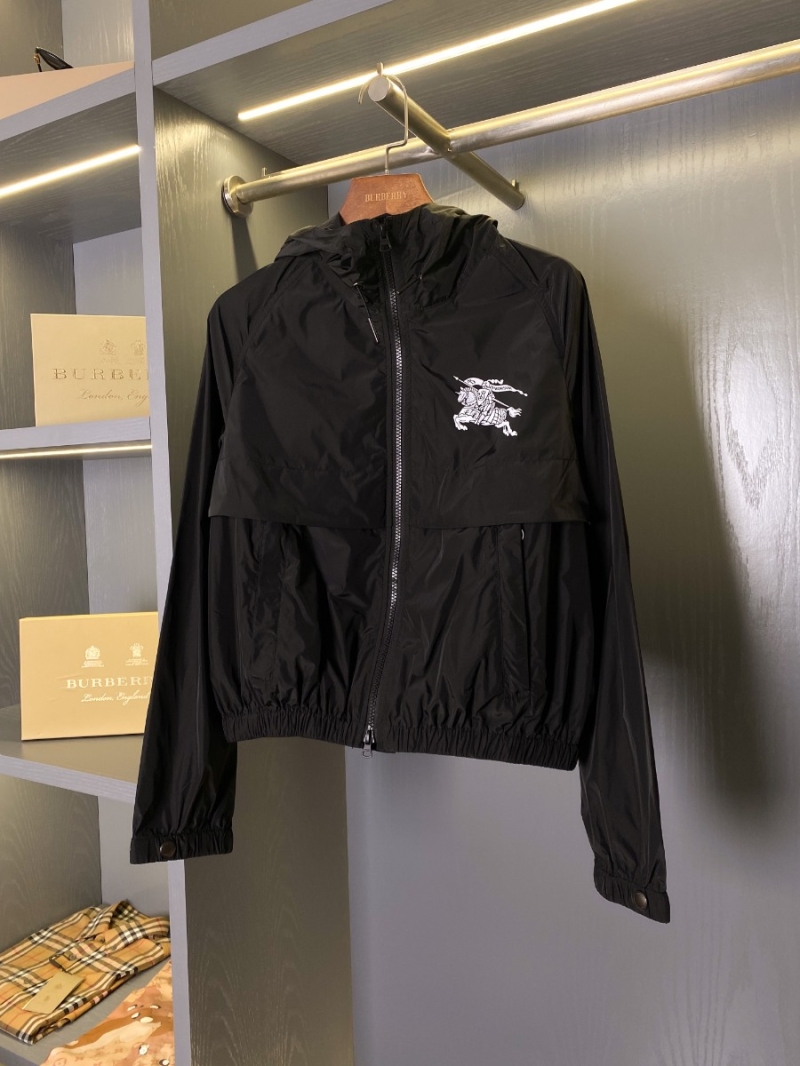 BURBERRY Equestrian Knight Print Hooded Jacket with Memory Fabric