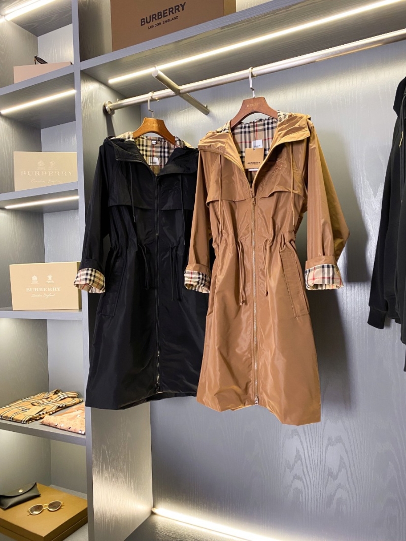 Burberry Equestrian Knight Embroidered Long Trench Coat