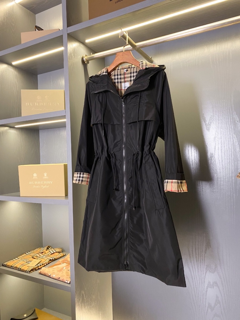 Burberry Equestrian Knight Embroidered Long Trench Coat Black