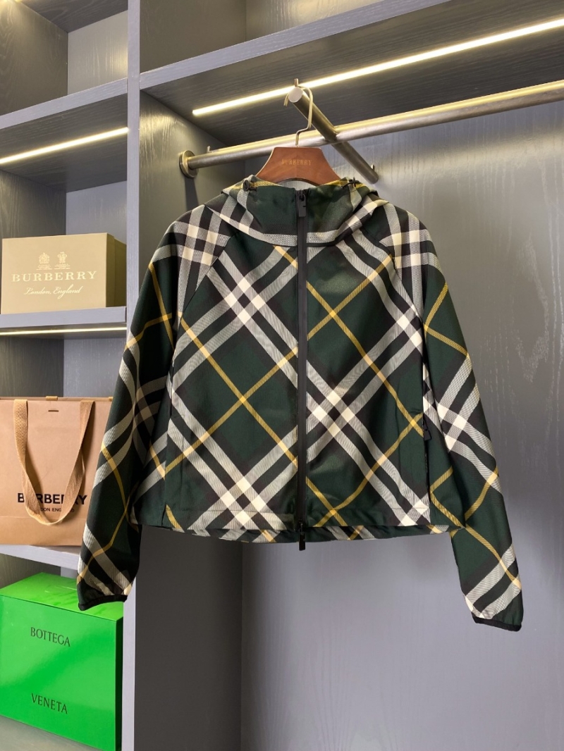 Burberry Vintage Check Hooded Jacket. Green Vintage Check