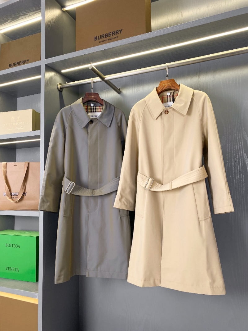 Burberry Long Gabardine Lightweight Trench Coat. Olive Green