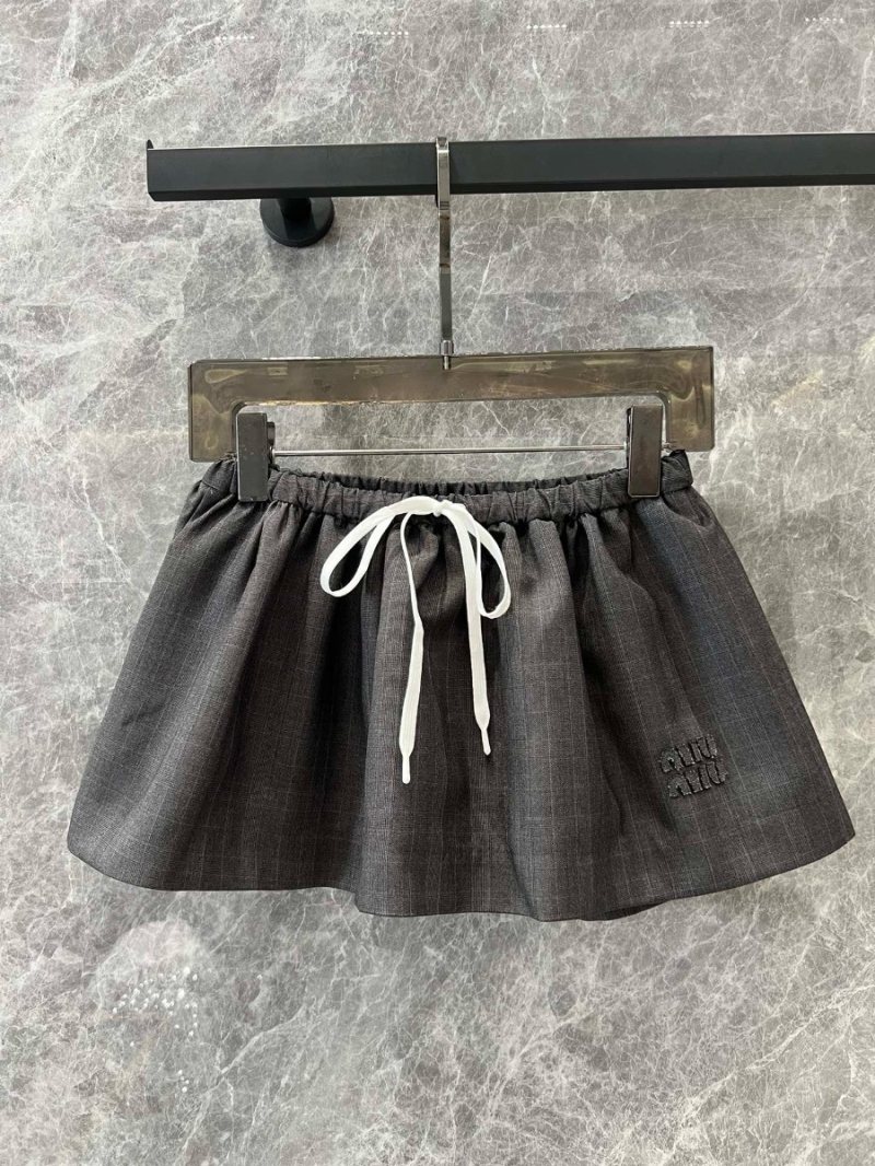 Miu Miu 2024 Early Autumn Prince of Wales Check Mini Skirt