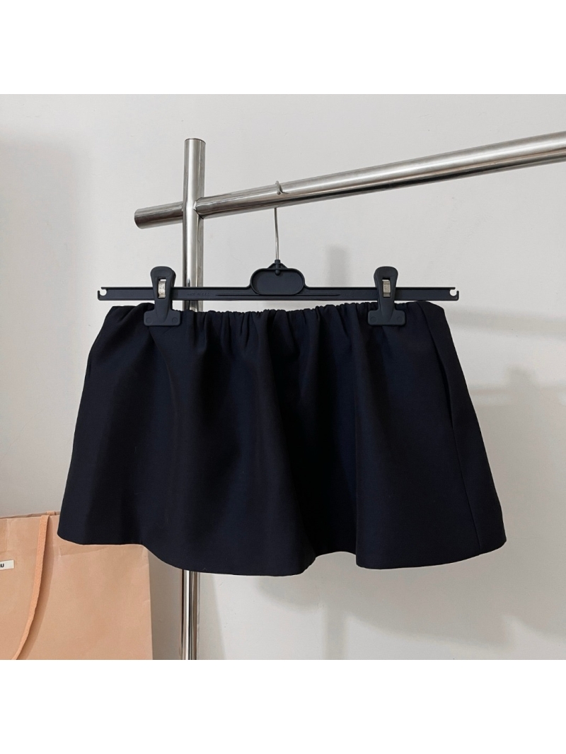 Miu Miu Exclusive Limited-Edition Summer Contrast-Panel Elastic Waist Embroidered Logo Micro Skirt