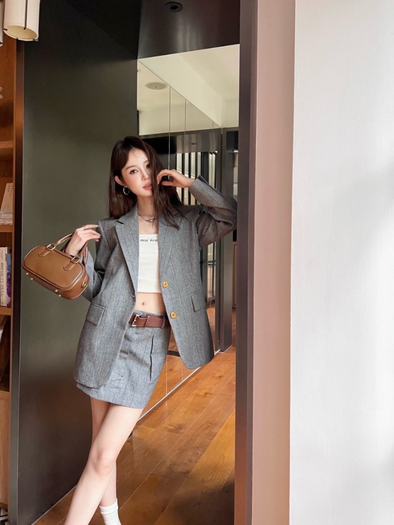 Prada 2025 Early Spring British Academy-Style Wool Blazer