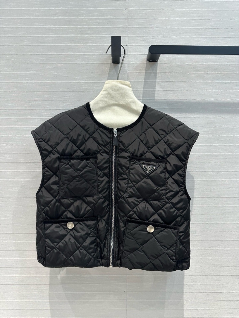 Quilted Reversible Vest with Metal Logo Black