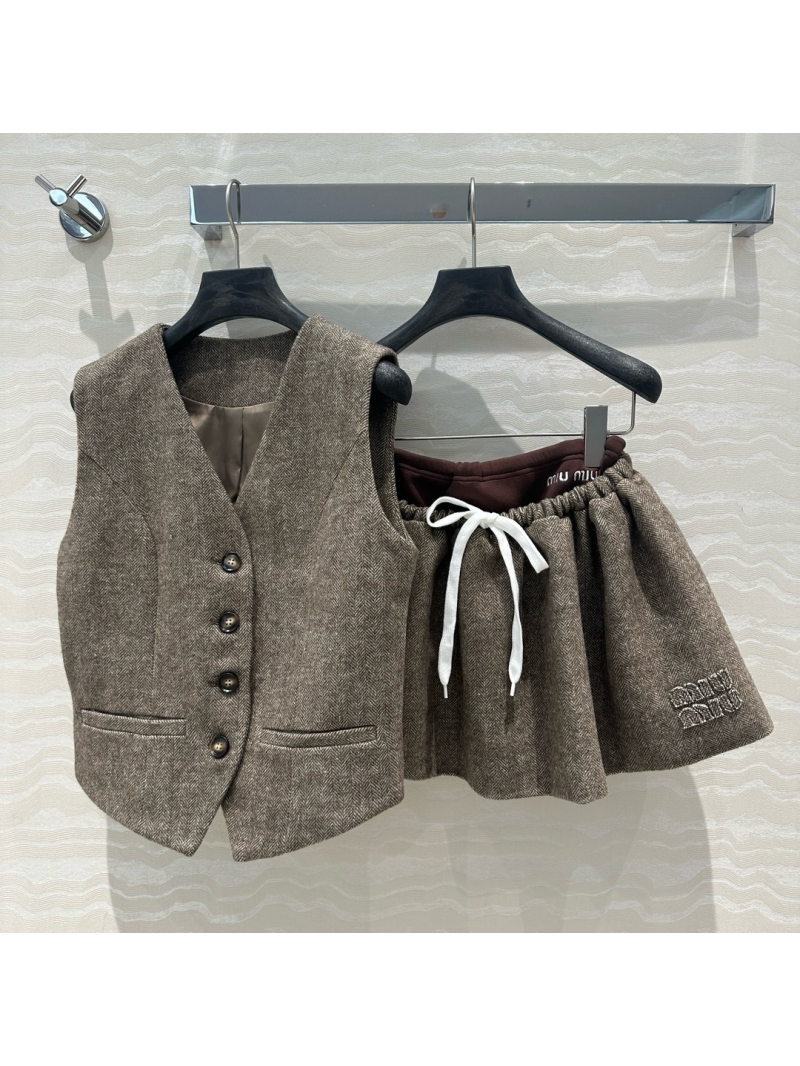 Miu Miu 24FW New Three-Piece Set vest skirt shorts Dark Grey