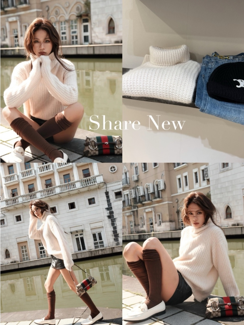 Gucci Waffle-Knit Cashmere-Silk Turtleneck Sweater