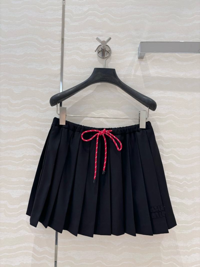 Miu Miu Academy-Style Pleated Short Skirt – Embroidered Detail Navy