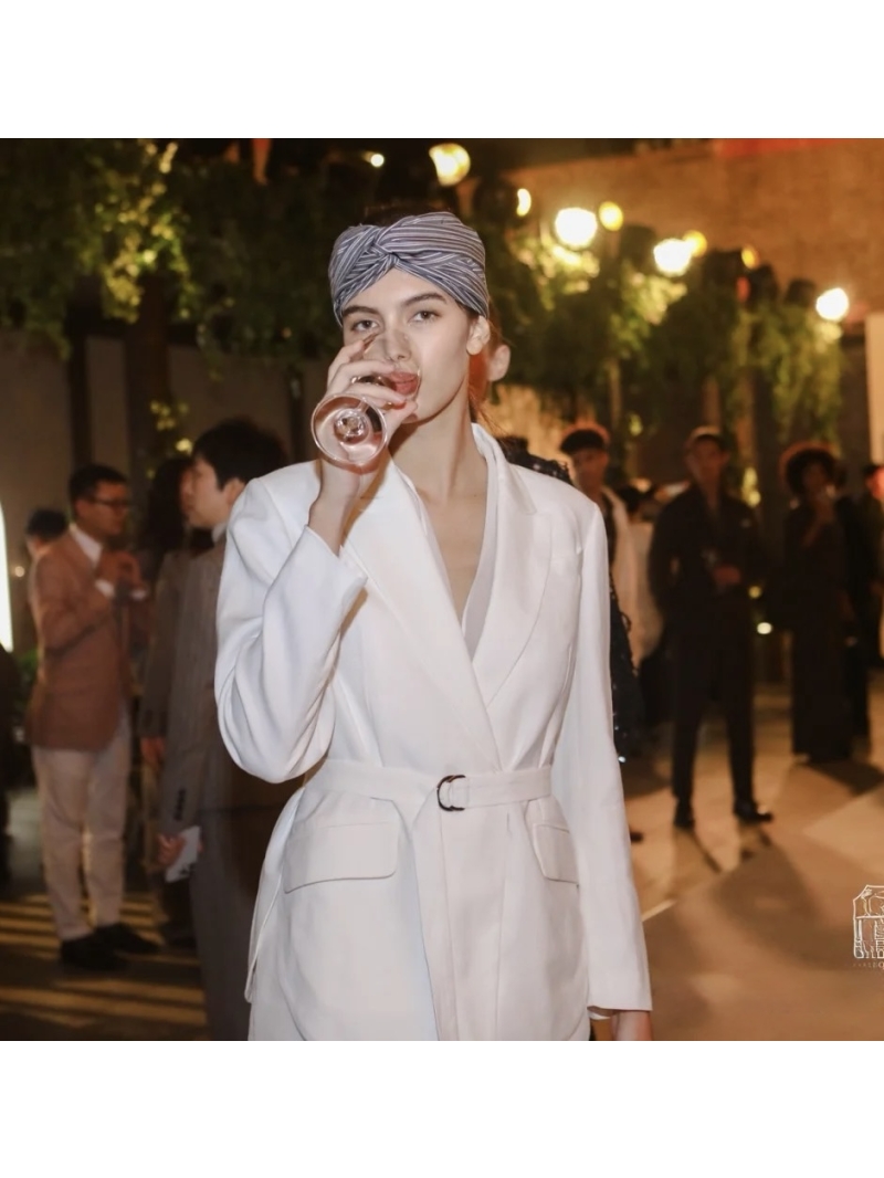 Brunello Cucinelli Two-Piece Belted Linen Blazer with Curved Vest White