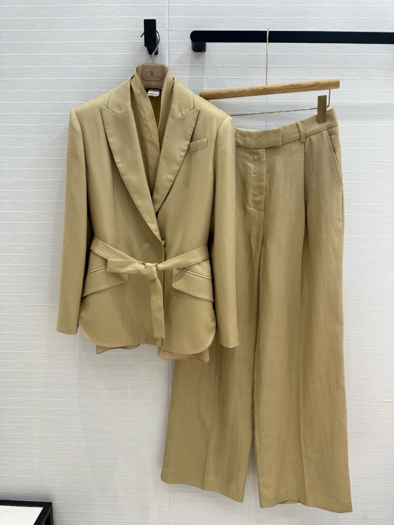 Brunello Cucinelli Spring 2025 Linen High-Waisted Pleated Trousers Beige