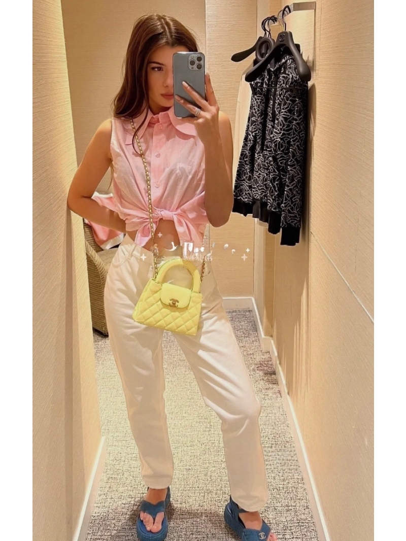 Chanel 2025C French Minimalist Sleeveless Shirt Pink - Elegant and Timeless