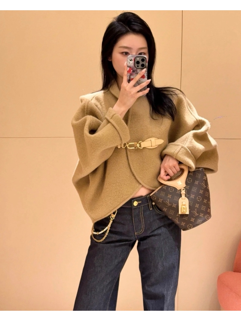 Louis Vuitton Bourgeoise Wool Cape Coat in Khaki - Luxe Monogram Hardware & Seamless Swiss Craftsmanship