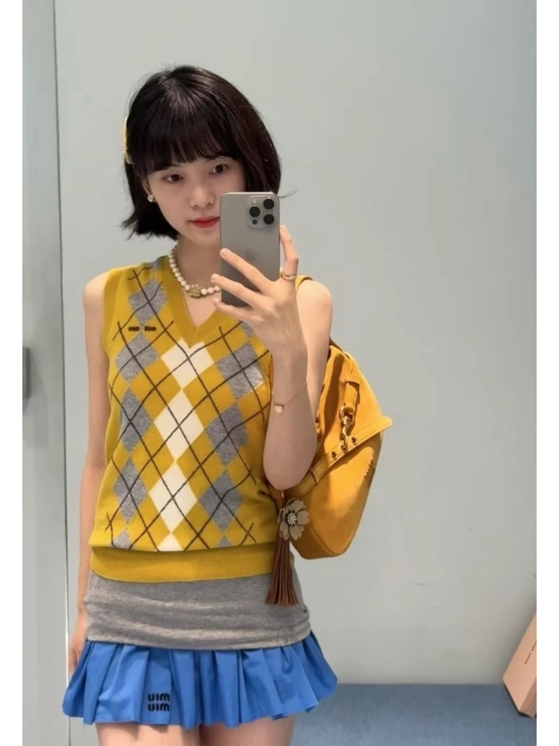 Miu Miu Exclusive AGRYLE V-Neck Vest Top in Yellow - 100% Pure Wool Yarn