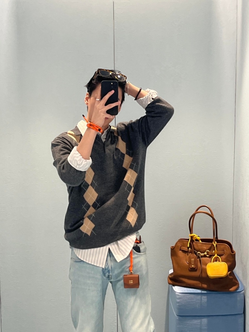 Miu Miu 24 FW Pre-Fall Unisex Argyle Pattern Cashmere Knit Polo Top