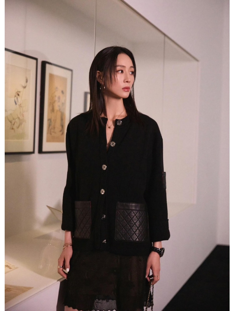 Chanel 2024 Early Autumn Leather Pocket Cashmere Coat - Luxurious, Elegant, and Timeless