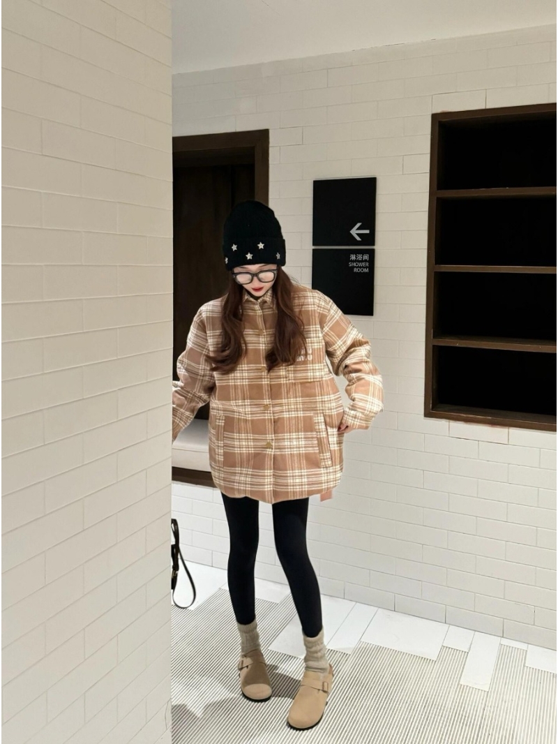 Miu Miu 24 FW Plaid Embroidered Pocket Down Jacket. Brown