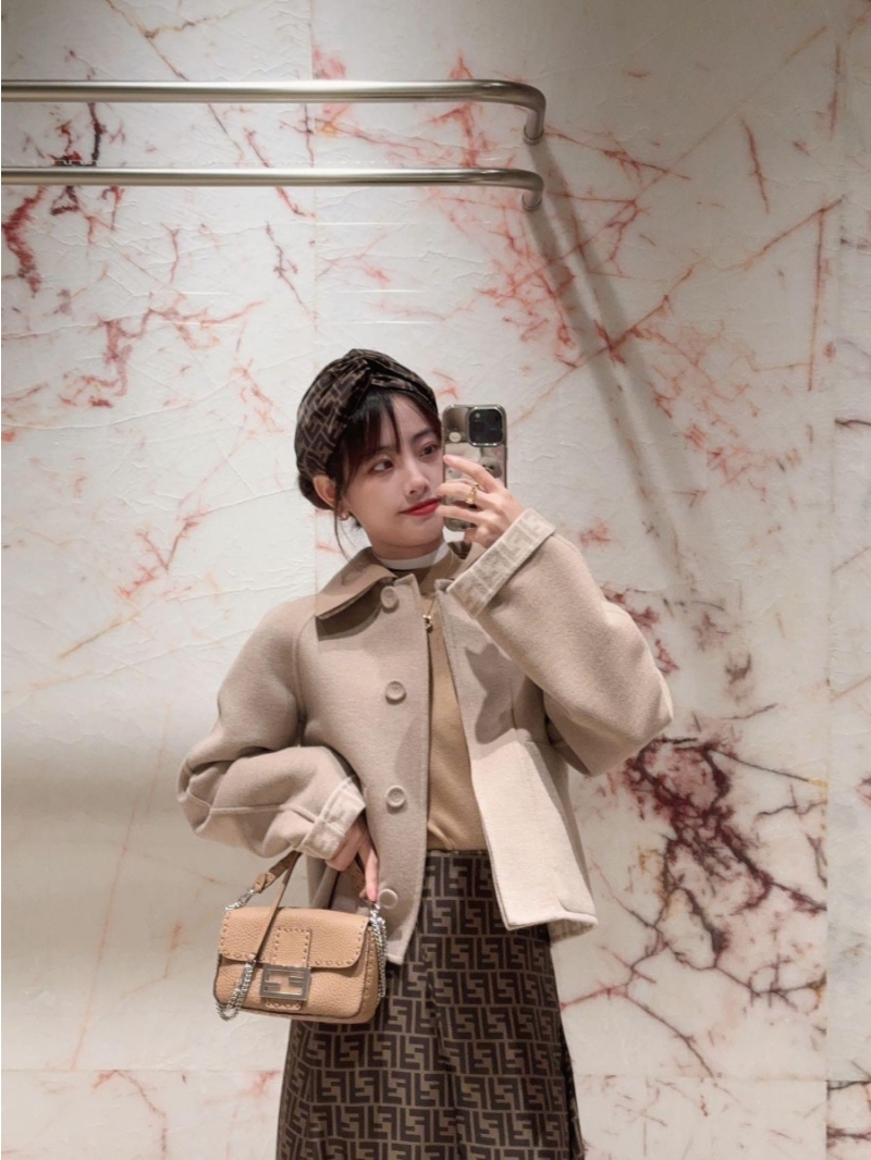 Fendi 24 FW Collection Elegant Reversible Lamb Wool Short Coat in Beige