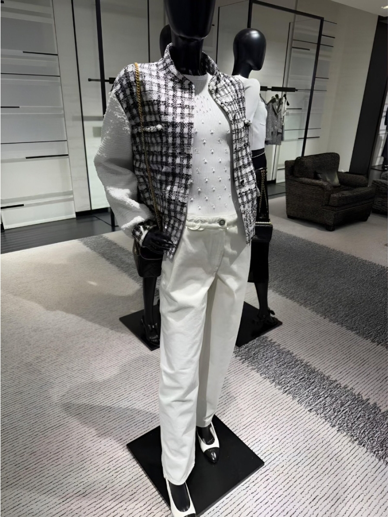 Chanel 25P Early Spring Vintage Logo Jeans White