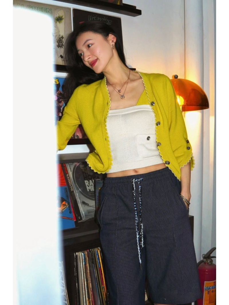 Chanel Handcrafted Crystal Embellished Denim Shorts – Elegant and Sophisticated