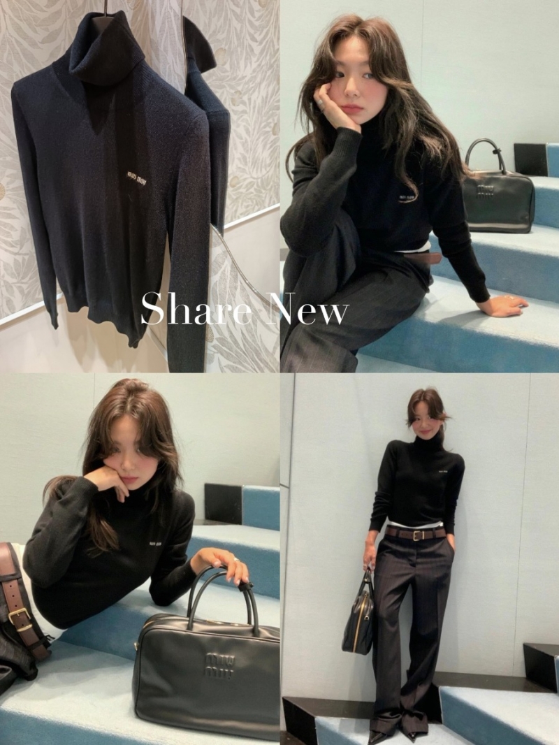 Miu Miu Black Turtleneck Cashmere Sweater - Black