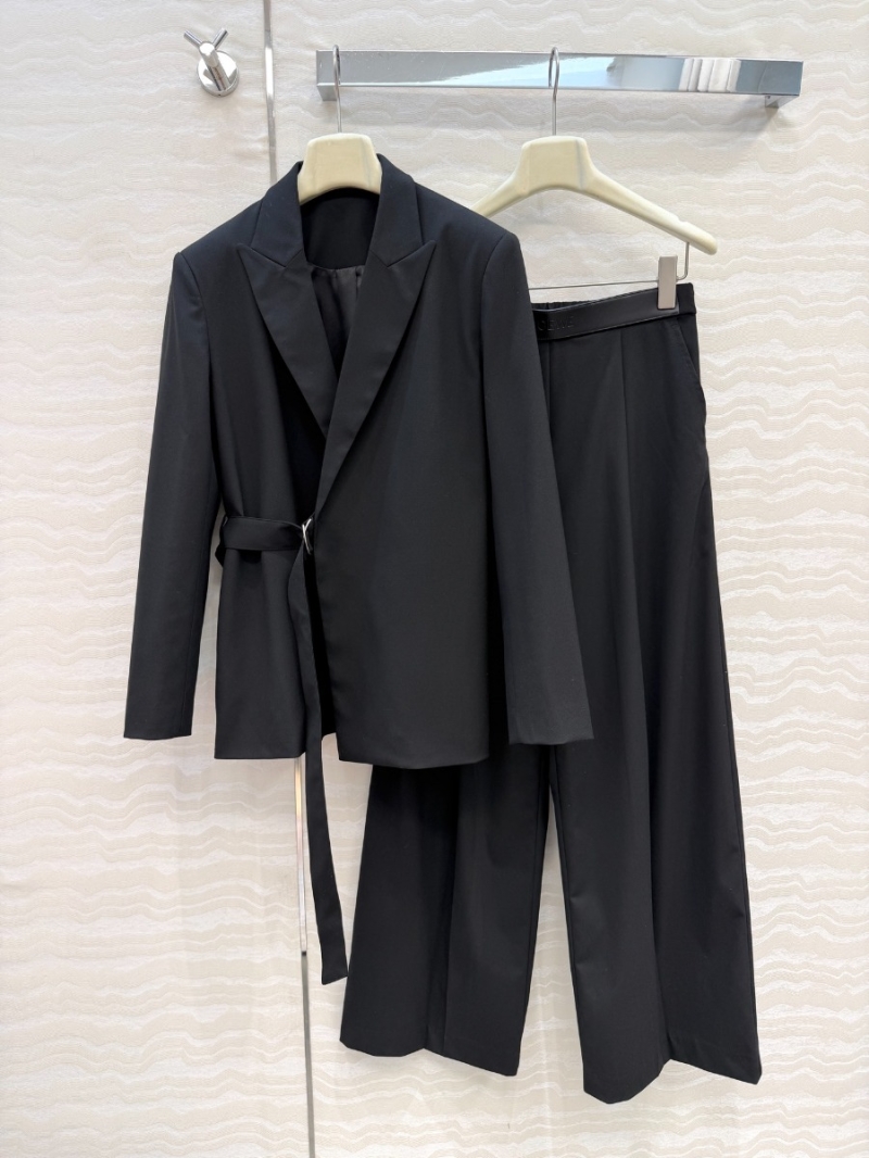 Loewe Tailored Wool-Blend Asymmetrical Blazer – Black