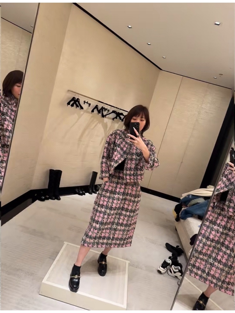 Chanel 24 FW Collection Pink & Black Tweed Wool Mohair A-Line Skirt